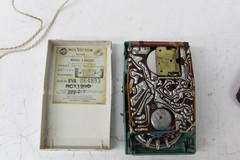 Vintage RCA Victor Impac Green White Portable Transistor Radio With Case