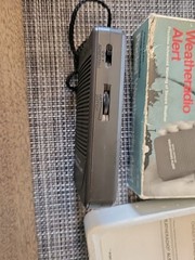 Vtg Realistic Radio Shack Crystal Controlled Weather Radio model 12-143A Works