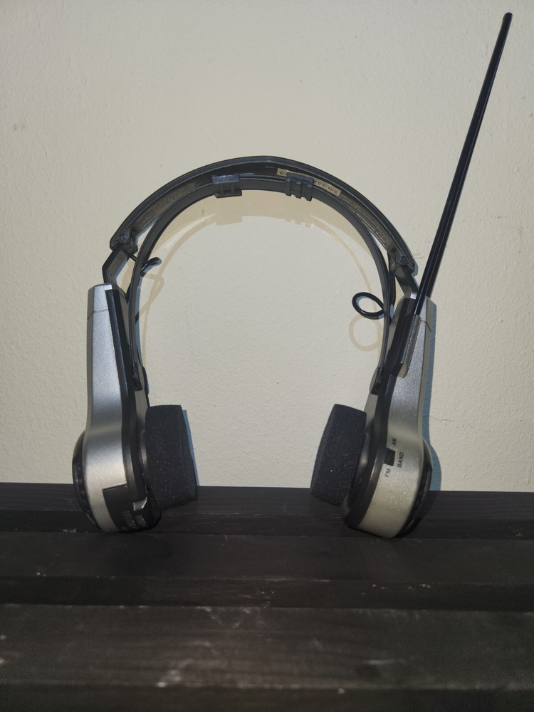 International AM FM Radio Headset Receiver Blk and Gray Vintage (Tested)