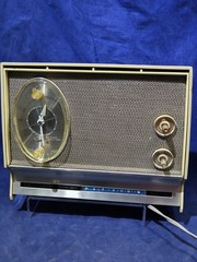 Vintage 1960s Sears Silvertone « Instant Sound » AM Clock Radio ~ Radio Works