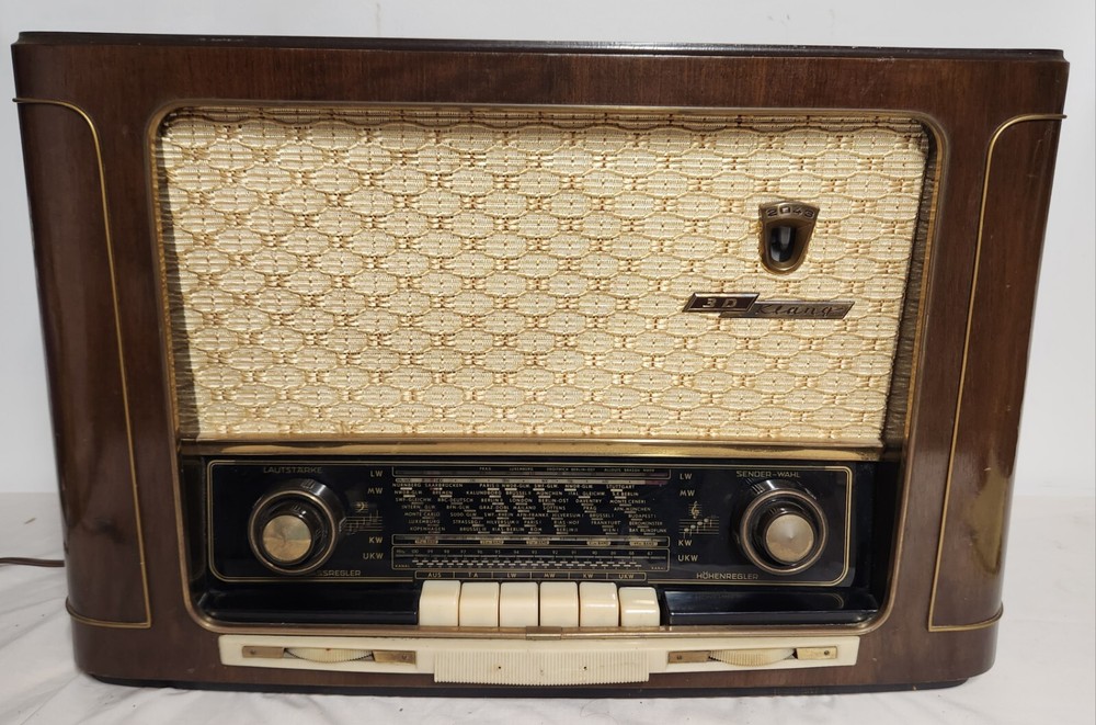 Grundig 2043 w/3D Vintage Short Wave Radio Klang German FOR PARTS NON-WORKING