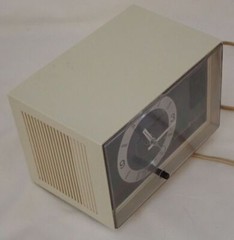 Vintage GE Hong Kong AM Alarm Clock Radio Model C1400A Beige Works