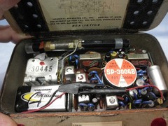 WORKING BLACK 1959 REALISTIC 8 TRANSISTOR RADIO-by TOSHIBA RADIOORPHANAGE