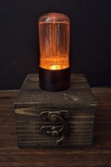 Old Vintage Radio Lighted Vacuum Tube – Novelty Night Light / LED Amp Desk Lamp