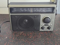 Vintage Radio Shack Realistic Portable Radio Model 12-639 – Tested/Working CLEAN