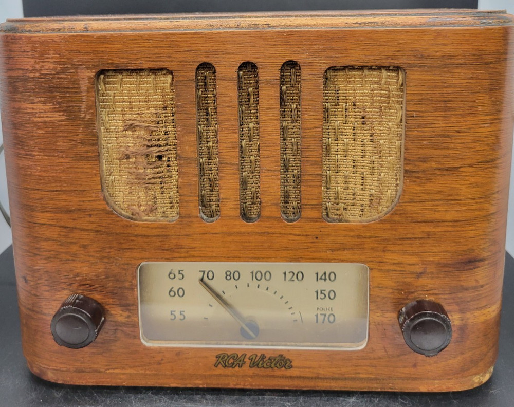 VTG-RCA Victor Wood Radio Model Tube AM/Shortwave/Police Band Radio Does Work