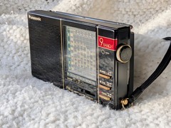 Panasonic Matsushita RF-9 FM MW SW1-7 9 Band Receiver Compact Radio + Case