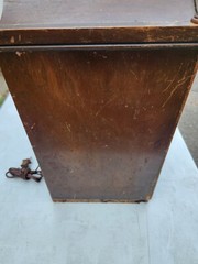 Vintage MAJESTIC Tube Radio Model 30-31? Powers On Read