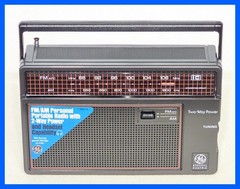 NIB! GE General Electric FM/AM Personal Portable Radio with Two-Way Power 7-2660