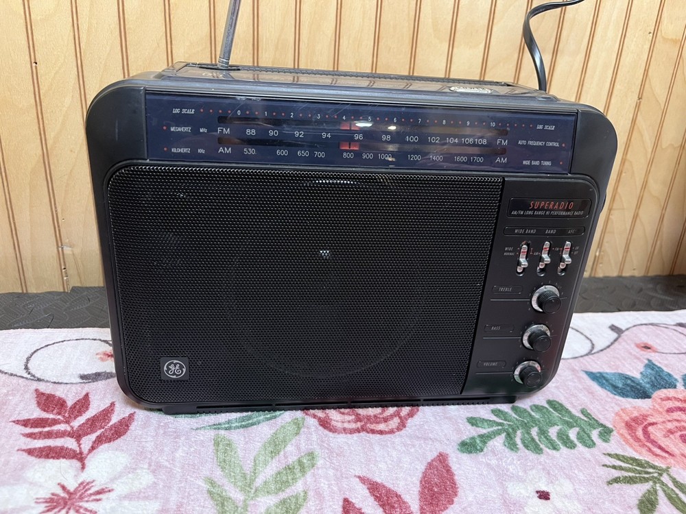General Electric Superadio Long Range AM/FM GE Super Radio 7-2887B