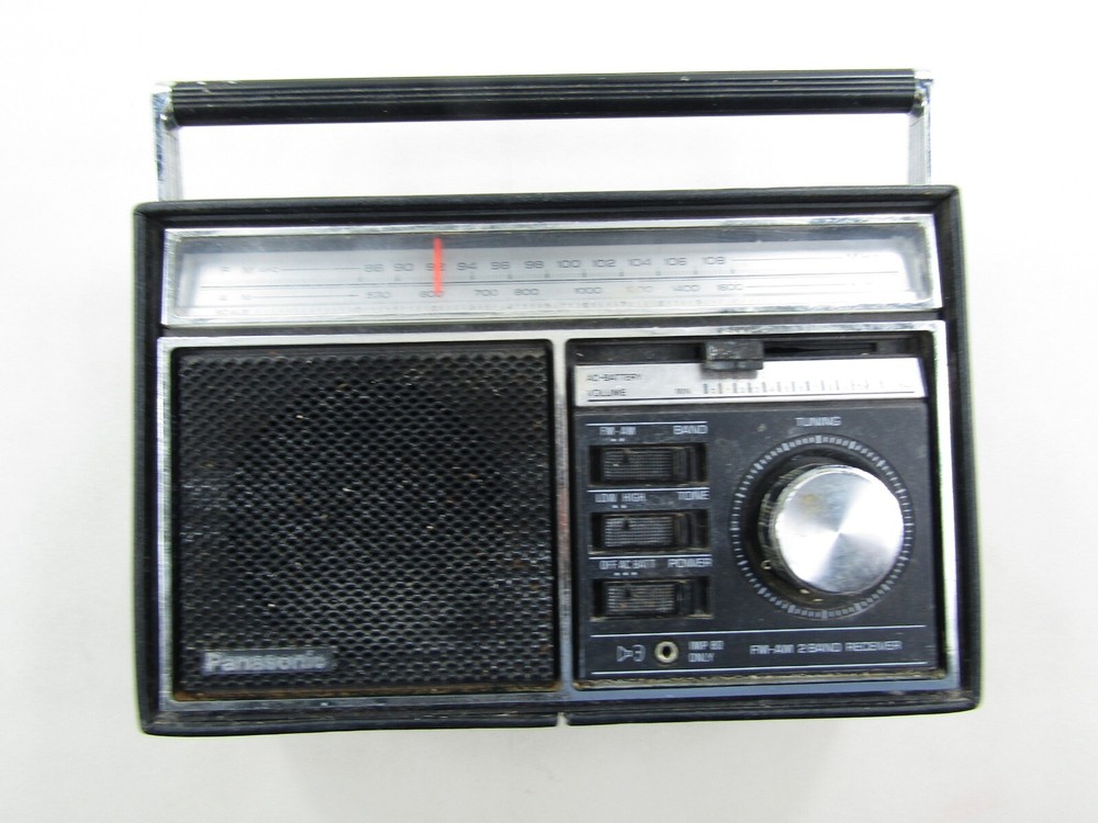 VTG Panasonic FM-AM 2 Band Receiver Radio Model Number RF-590 Handheld Radio