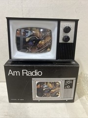 Vintage Novelty AM Radio MODEL G-664 Original box