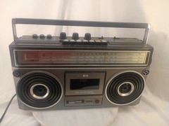 Vintage Retro Montgomery Ward Airline 3999A AM/FM Radio Cassette Player Boombox