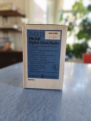 NEW NOS General Electric GE 7-4303 FM/AM Digital Flip Clock Radio 1980 Unopened