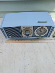 Motorola C19B8 Clock Radio Two Tone Blue Tube AM Mid Century Modern 1963