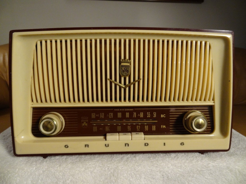 Grundig Majestic International Model: 87 USA Tube Radio