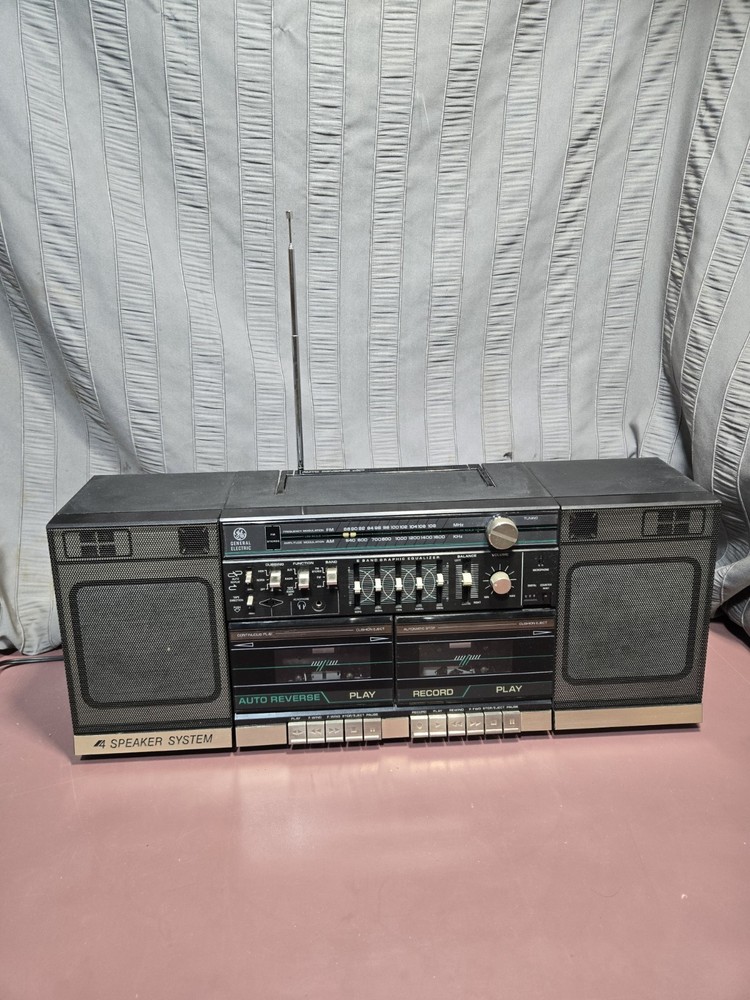 GE 3-5690A Boom Box Stereo AM/FM Radio & Cassette Detachable Speakers