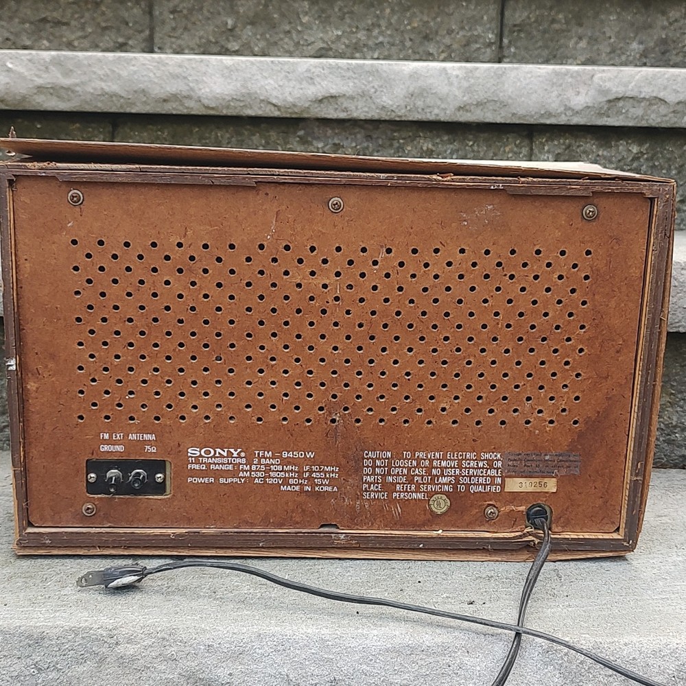 Sony TFM-9450W AM/FM Radio Tone works. willing to trade for dirt/mini bike parts