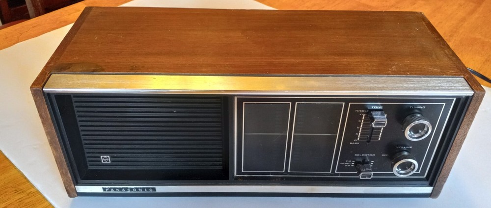 PANASONIC FM-AM Electric Radio (1970 s)
