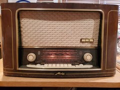Metz 409/3D 1950’s German Radio Large Tabletop Tube AM FM SW Radio with cover