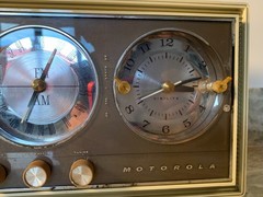 Vntage Motorola BC3G AM/FM Radio