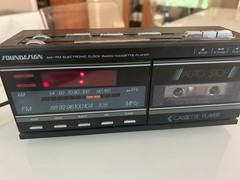 VTG SoundDesign 3838WAL AM FM Electronic Clock Radio Cassette Player Wood Grain