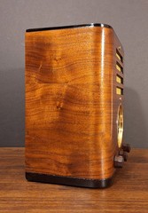 Old Antique Wood Crosley Fiver 517 Vintage Tube Radio -Restored Working Tabletop