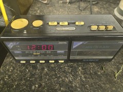 SoundDesign AM/FM Radio Electronic Alarm Clock Cassette Player 3826BLK WORKS