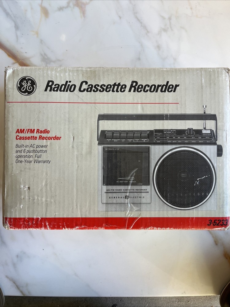 Vintage GE Model 3-5233B AM/FM Stereo Radio/Cassette Recorder, Excellent Con.