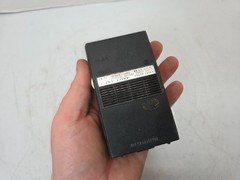 SONY 2R-22 6 Transistors Pocket Radio sold as is or parts broken case