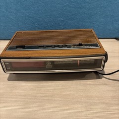 VTG General Electric GE Alarm Clock AM/FM Radio 7-4625C Wood Grain WORKS (Read)