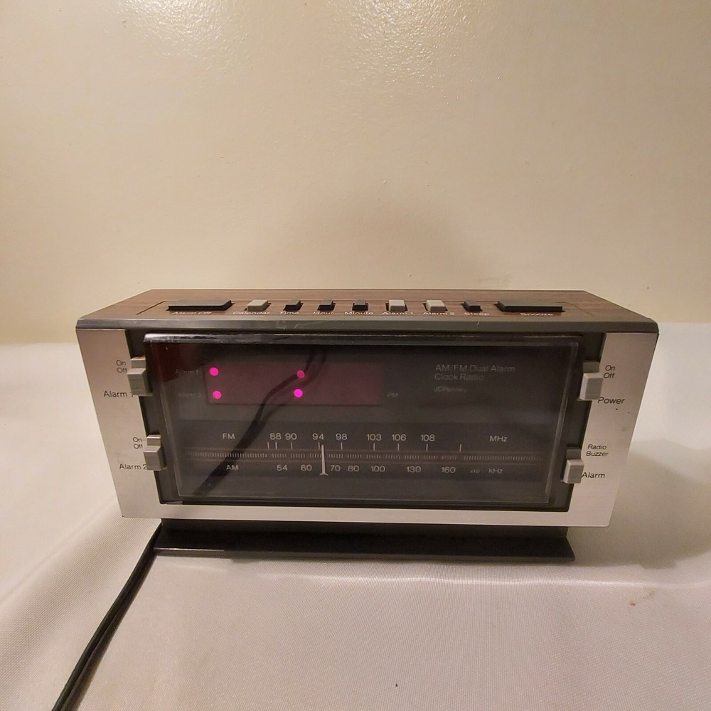 Vintage « J.C.Penney »- AM/FM Dual Alarm Clock Radio/model#680-3795