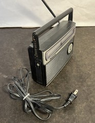 Vintage Panasonic RF-549 AC/Battery Power AM FM Portable Radio Fully Tested