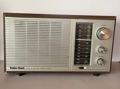 Radio Shack Realistic MTA-15 AM/FM Table Top Radio Model # 12-695 Vintage Tested