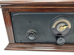 Vintage Magnavox Model 5 Radio – Nice Shape – WORKS