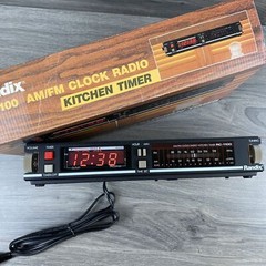 Vintage RANDIX RC-1100 AM/FM Digital Clock Radio With Kitchen Timer