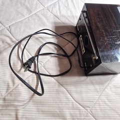 Vintage  Curtis AM/FM Radio Retro Tabletop Woodgrain Cabinet Silver Face