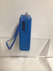 Vintage Kmart 6-31-09 Solid State Portable Pocket AM Radio Blue READ