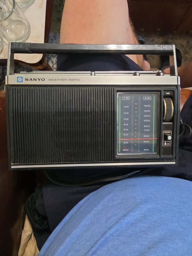 vintage Sanyo Weather-Matic RP 7410