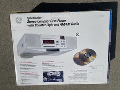 Brand New GE Spacemaker 7-4290F Under Cabinet AM/FM Radio CD Player Light Clock