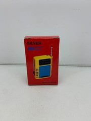 Vintage Silver Brand MINI Sporty 2 Band Radio AM/FM Yellow &rsquo;80s RARE UNUSED