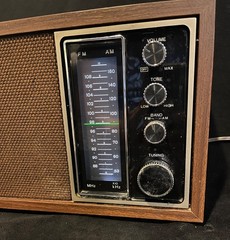 Vintage 1970s Sony TFM-9440W Wood Grain Solid-State AM/FM Radio – WORKS!