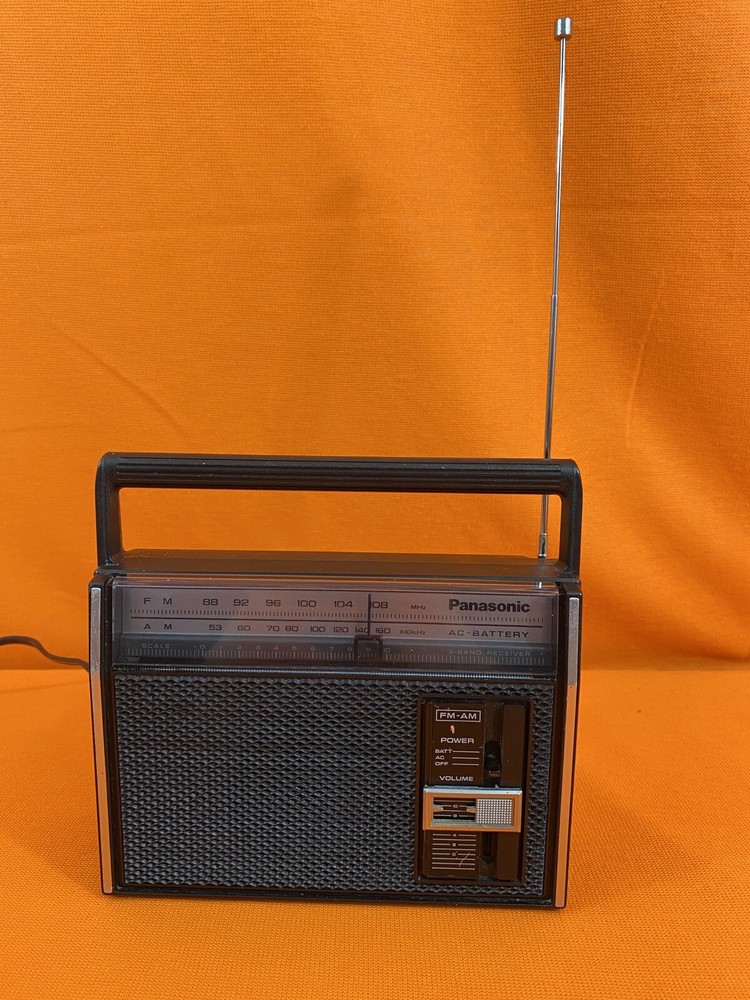 Vintage Panasonic AM-FM Radio AC-Battery 2-Band Receiver Model RF-537 C-9
