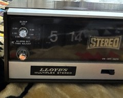 Vintage Lloyd&rsquo;s Flip Clock Alarm AM/FM/FM MultiPlex Stereo Radio JJ-6954