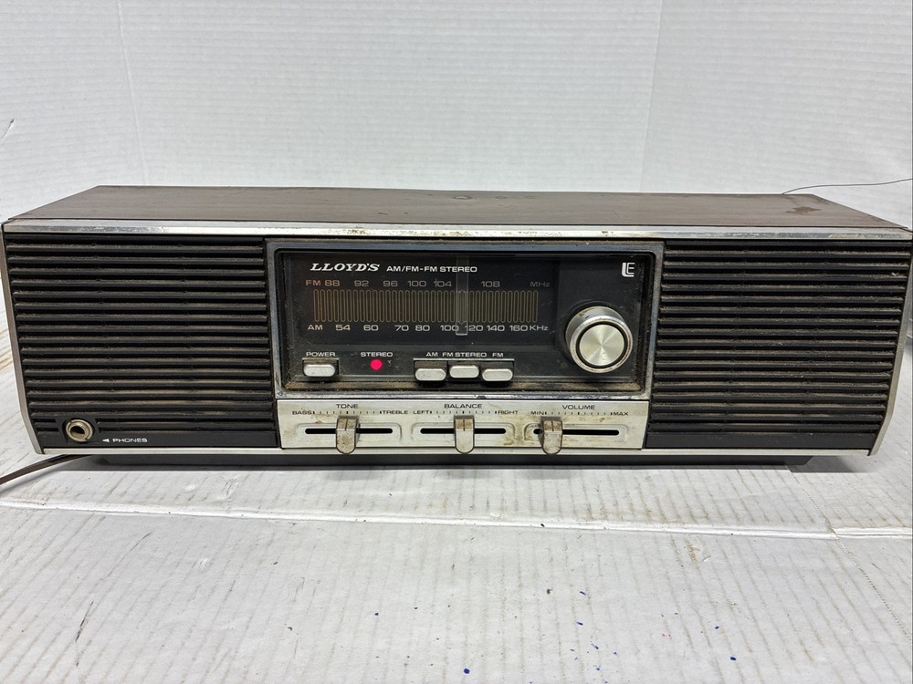 Vintage Lloyds AM/FM Table Top Radio J926 Works See Description