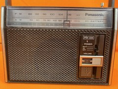 Vintage Panasonic AM-FM Radio AC-Battery 2-Band Receiver Model RF-537 C-9