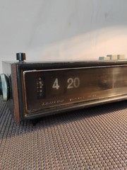 🔥Lloyd&rsquo;s Solid State AM-FM Radio Alarm Clock Model IJ6IG-O7A Vintage Flip Numbr