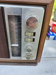 Nice Vintage Sony AM/FM Tabletop Radio 2 Bands Woodgrain ICF-9740W Tested