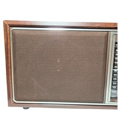 Vintage Radio Shack Realistic MTA-12 AM/FM Radio w Cord Tested Works Made Taiwan