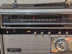 SONY CRF-5090 Earth Orbiter 9-Band SW/MW/LW/FM Radio Powers ON WORKS READ